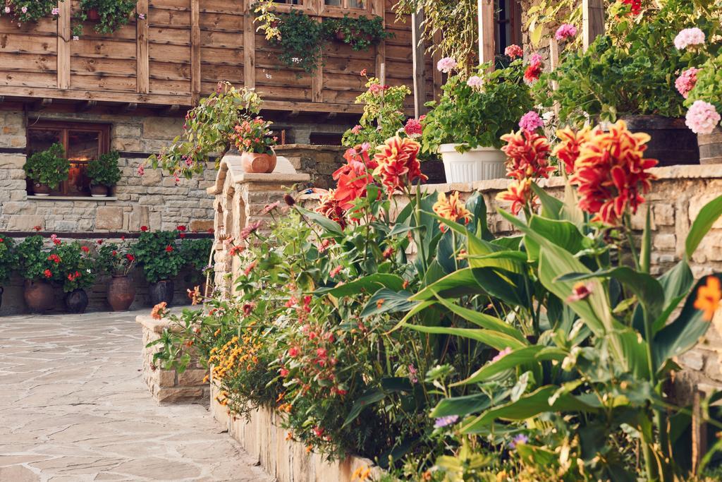 Yovina House زيرافنا المظهر الخارجي الصورة