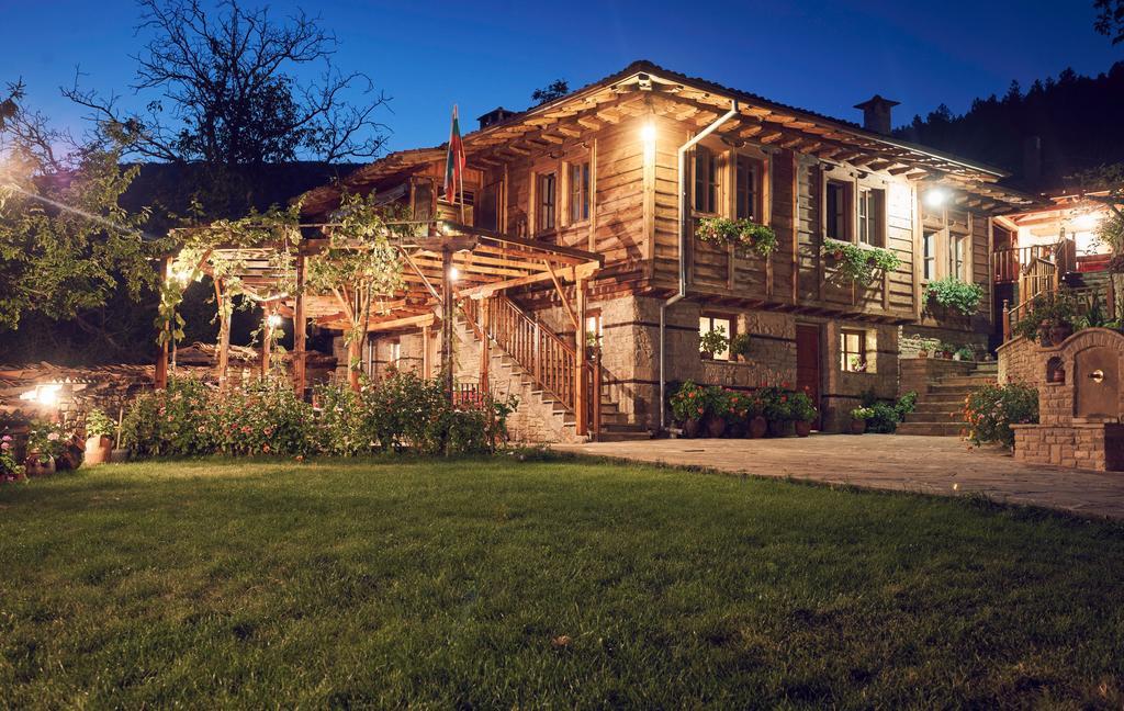 Yovina House زيرافنا المظهر الخارجي الصورة
