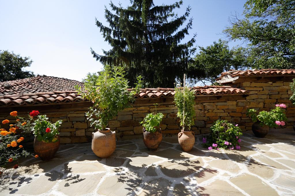 Yovina House زيرافنا المظهر الخارجي الصورة