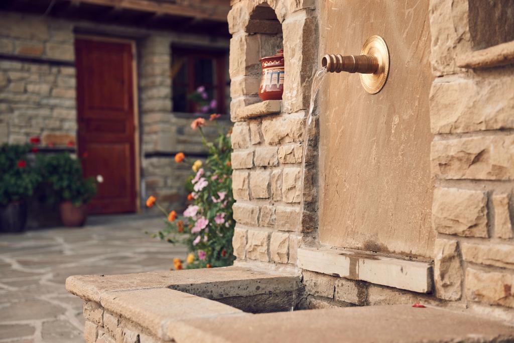 Yovina House زيرافنا المظهر الخارجي الصورة
