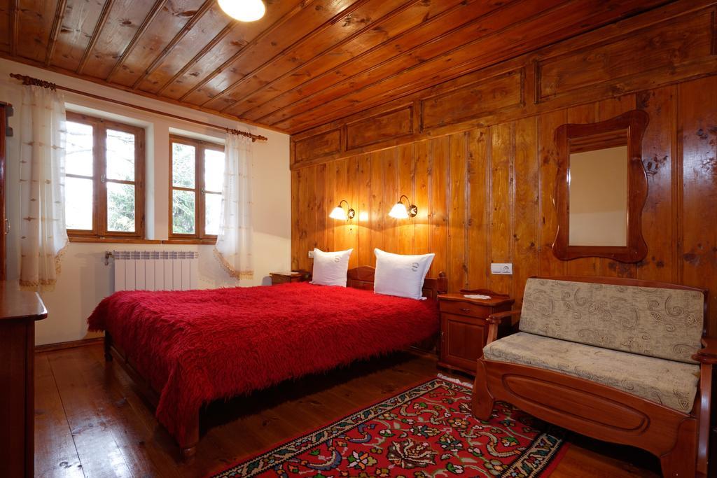 Yovina House زيرافنا الغرفة الصورة